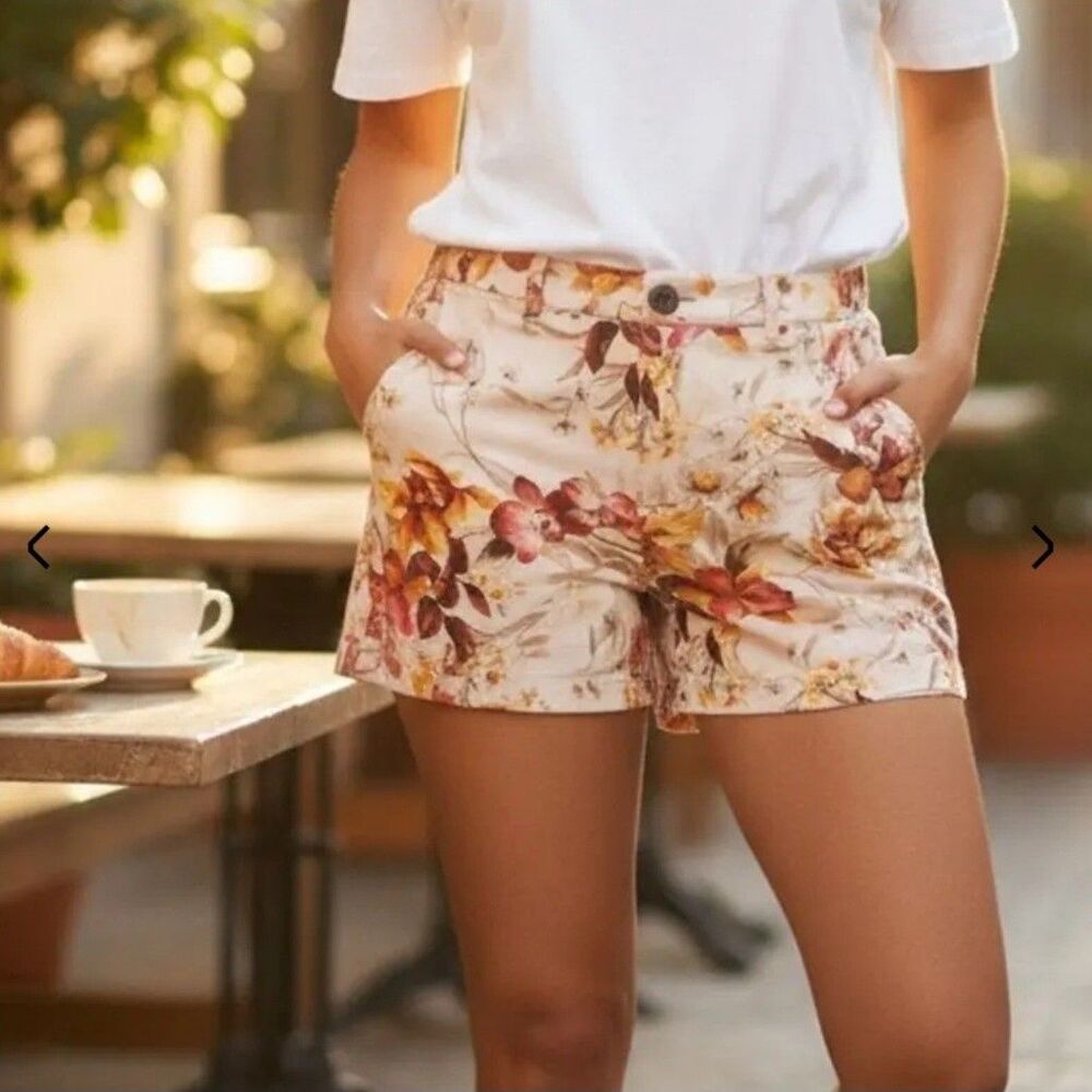 White House Black Market Cotton Floral The 5" Short High Rise Summer Shorts